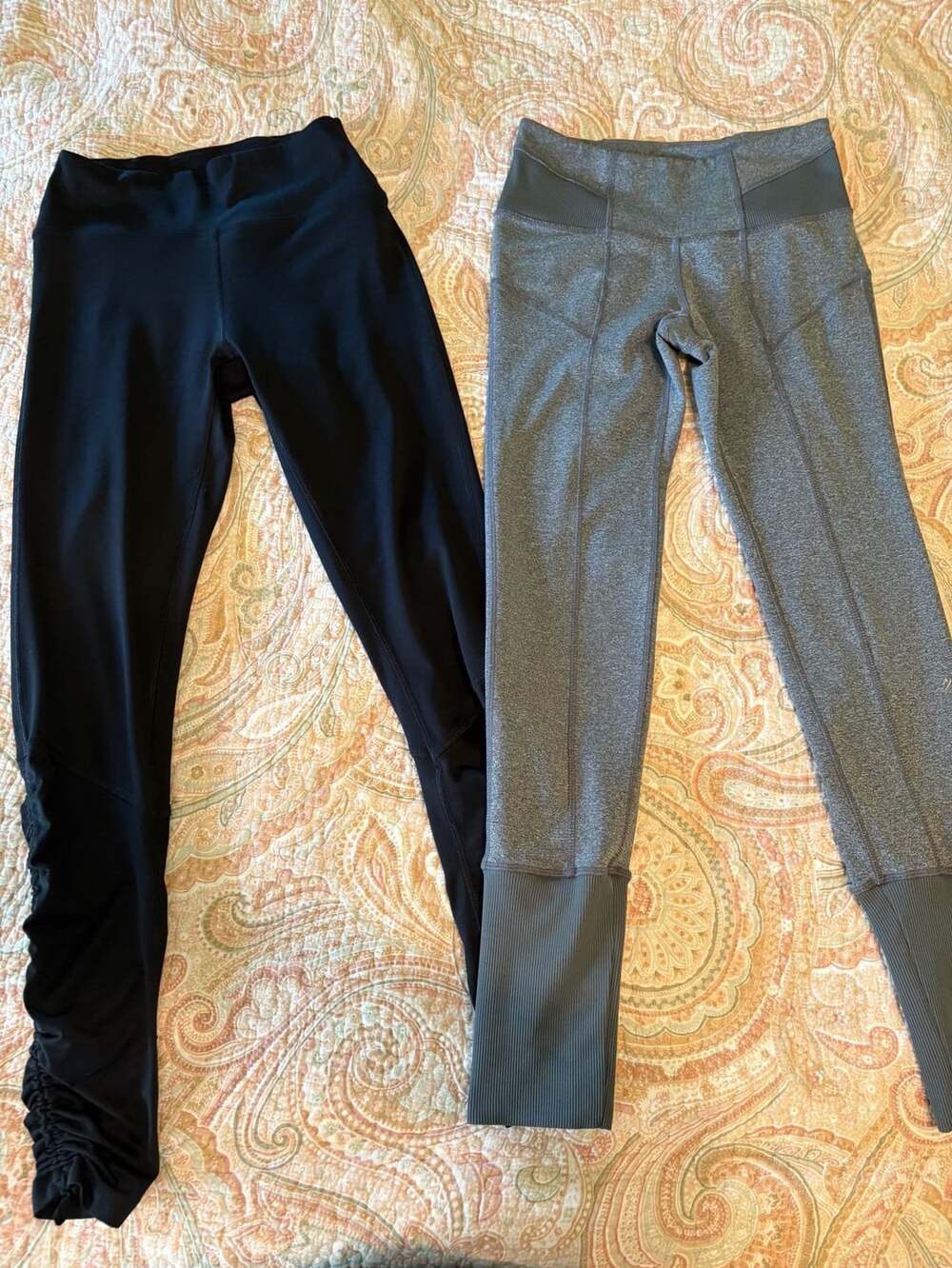 EUC 2 pairs Victoria's Secret PINK Ultimate & MPG gray Leggings, Small